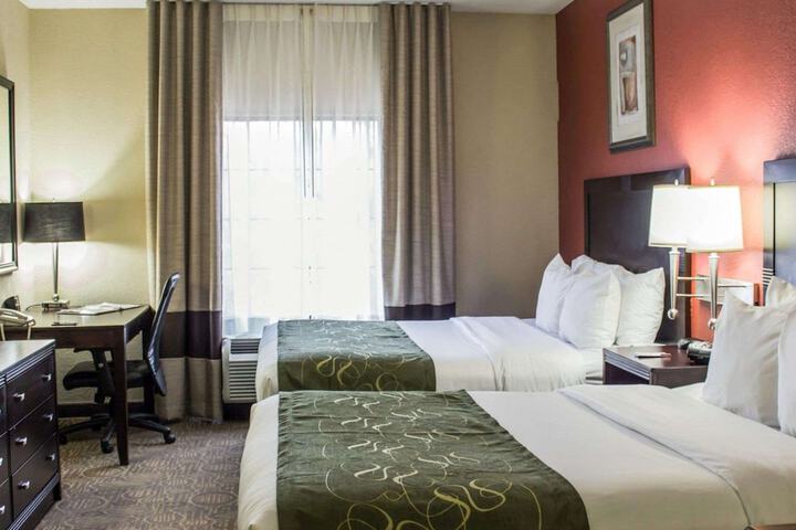 Room 32 of 87
