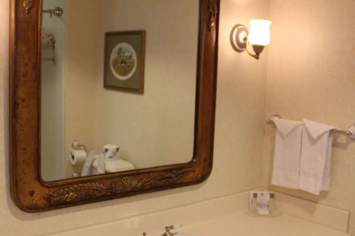 Room 18 of 37