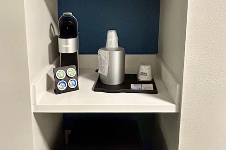 Room 18 of 33