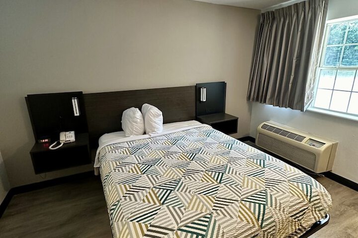 Room 6 of 7