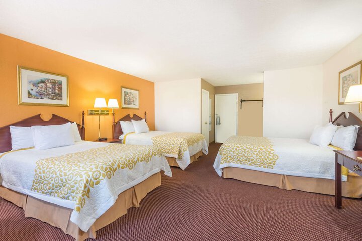 Room 4 of 14