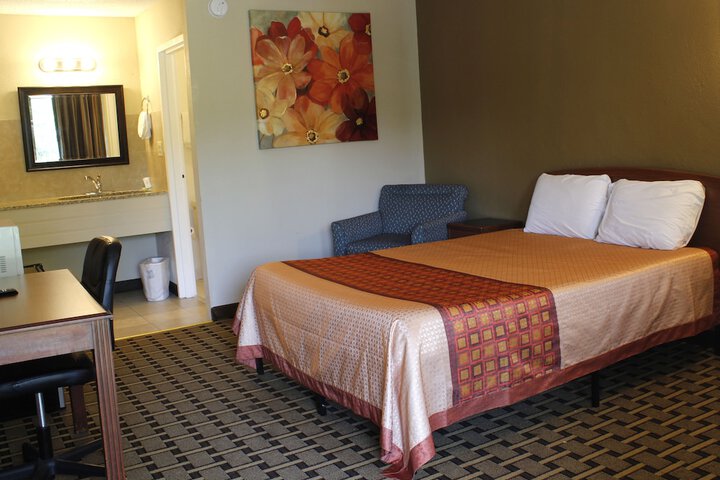 Room 12 of 37