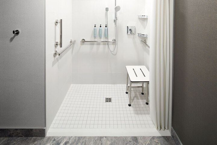 Courtyard by Marriott Montreal Laval