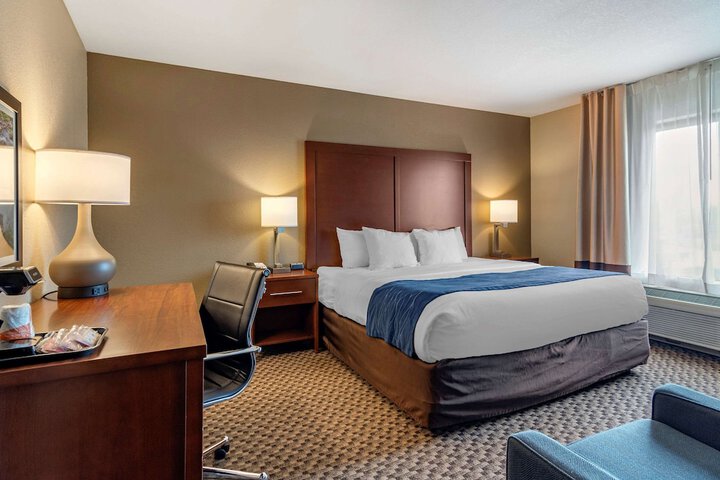 Comfort Inn & Suites Blue Ridge