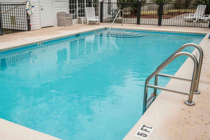 Pool 13 of 58