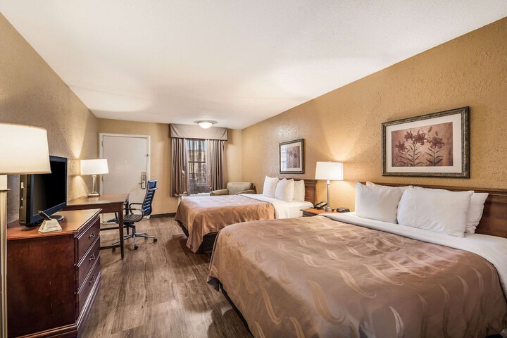 Room 21 of 38