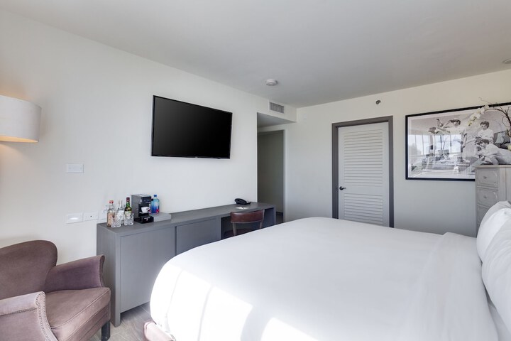 Room 32 of 55
