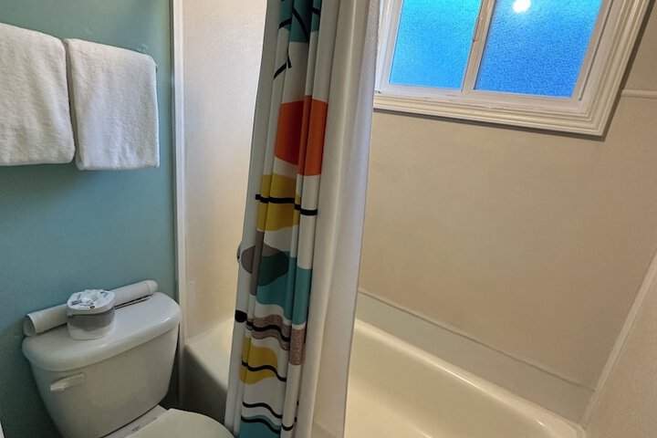 Room 43 of 65