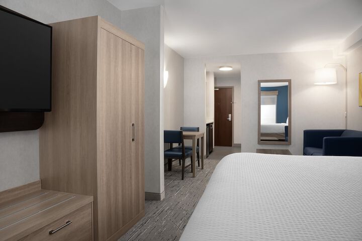 Room 22 of 50