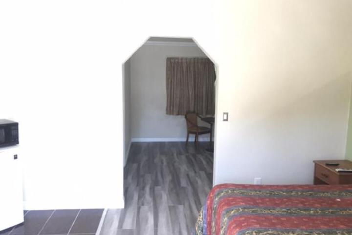 Galleria Inn Montclair / Ontario