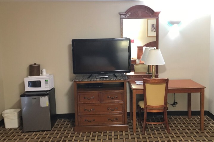 Room 9 of 25