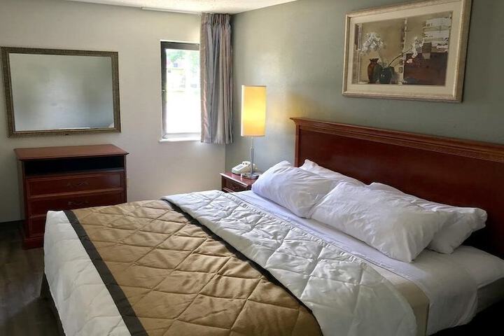 Room 14 of 14