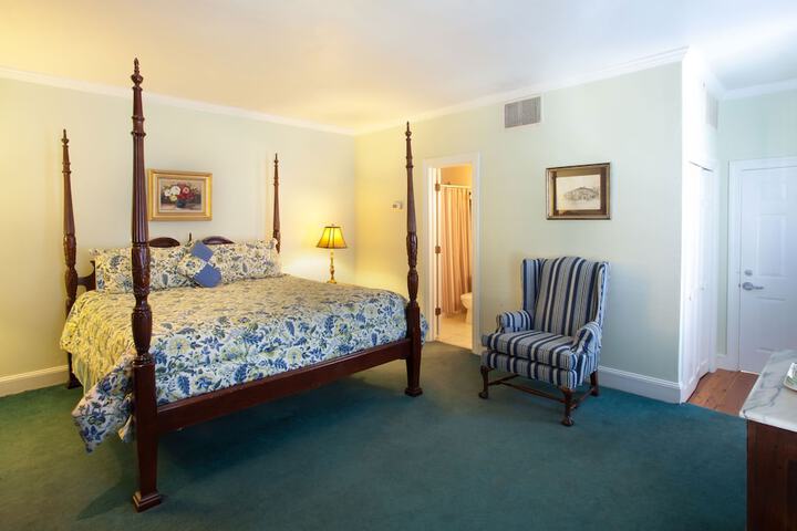 Room 132 of 170