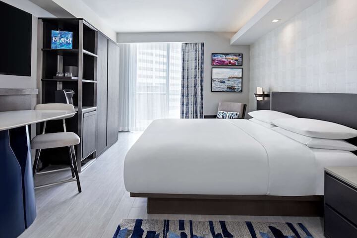 Room 32 of 64