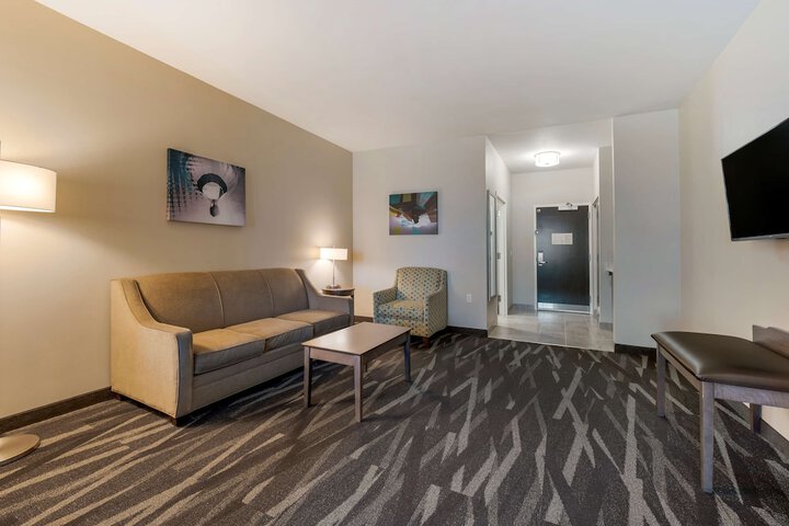Room 25 of 39