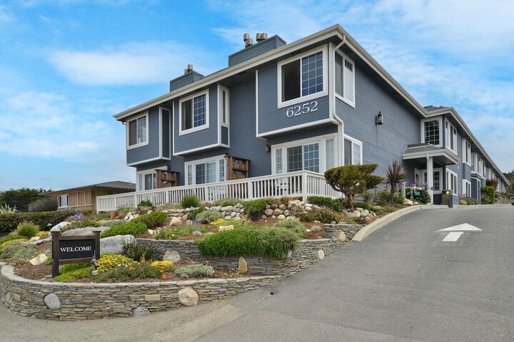 Sand Pebbles Inn