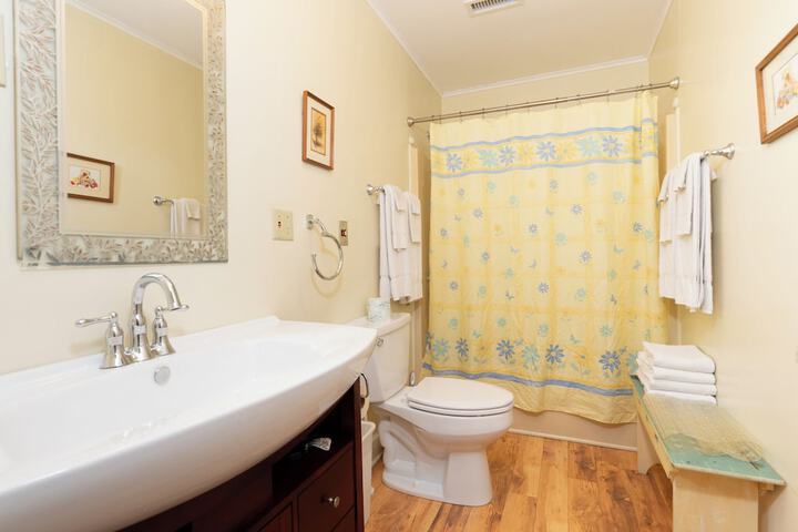 Ocracoke Harbor Inn