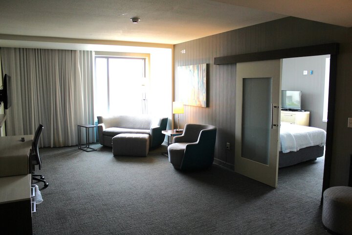 Room 23 of 74