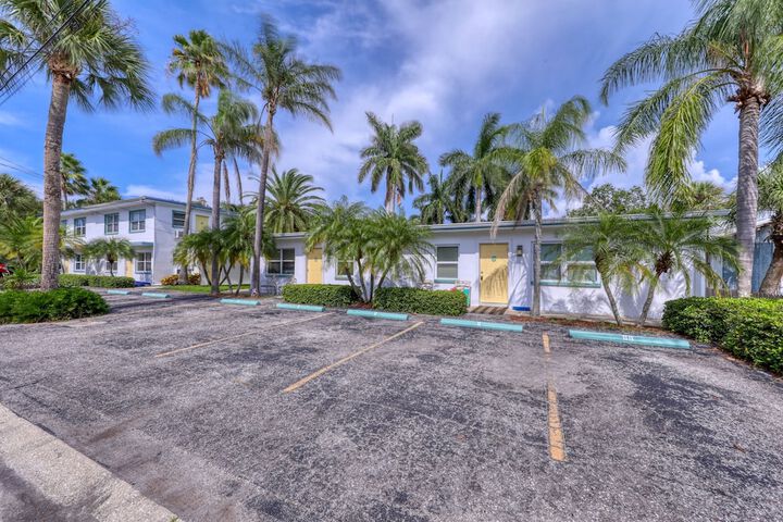 BeachTrail Lodging