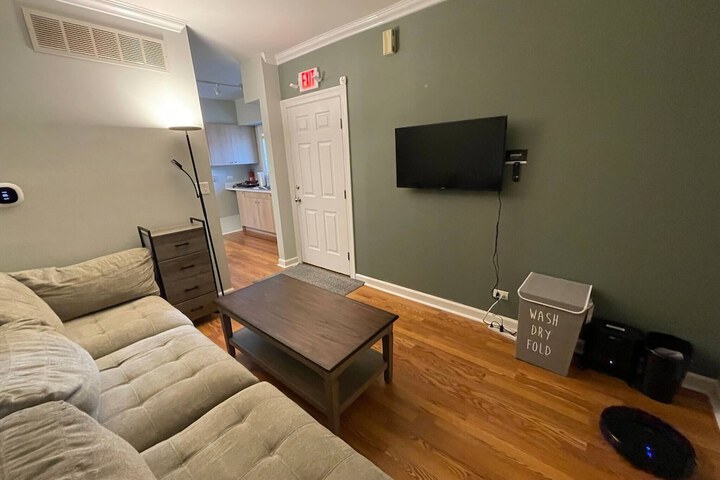 Feel Cozy at Home in Cio a Clean Bright Welcoming Private Updated Room