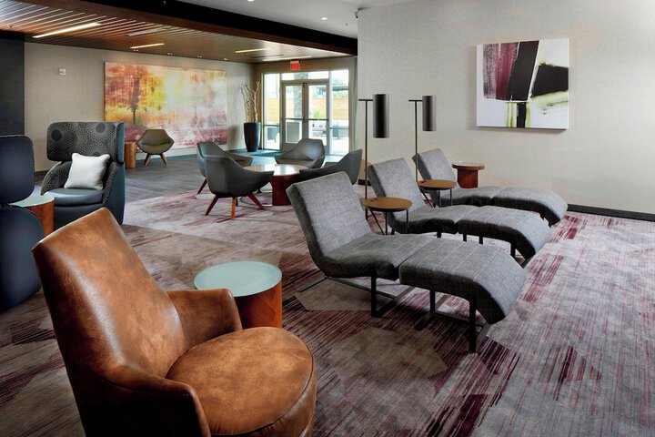 Hotel Interior 8 of 40