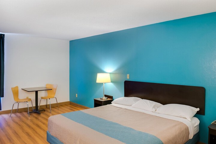 Motel 6 Richmond IN