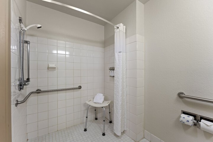 Sandpoint Hotel & Suites Downtown