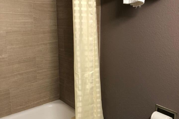 Room 8 of 40