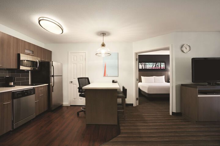 Room 32 of 54
