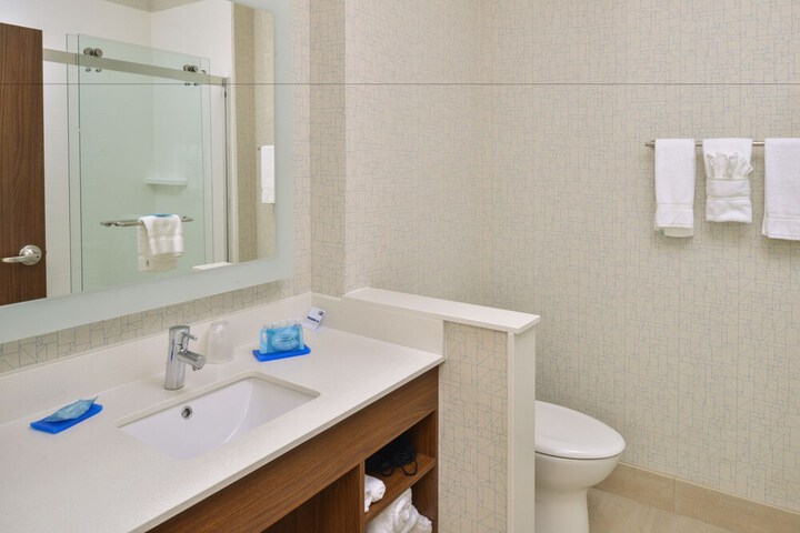 Holiday Inn Express & Suites Chadron by IHG