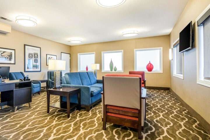 Hotel Interior 10 of 32