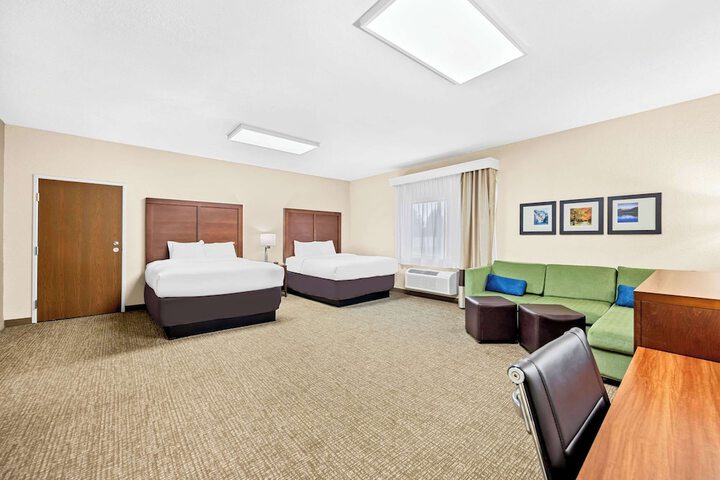 Room 32 of 72