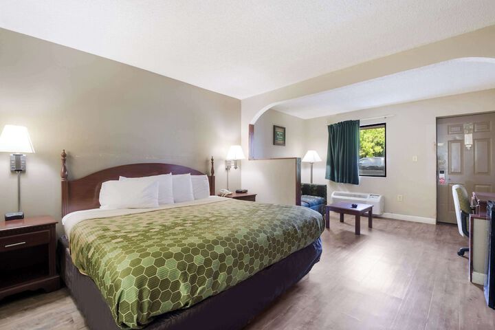 Room 21 of 30