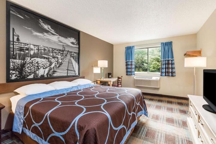 SUPER 8 BY WYNDHAM JOPPA