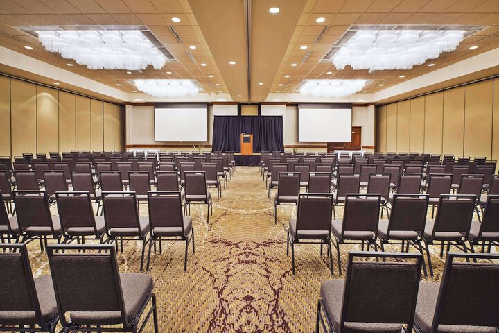 DoubleTree by Hilton Rapid City Downtown Convention Center