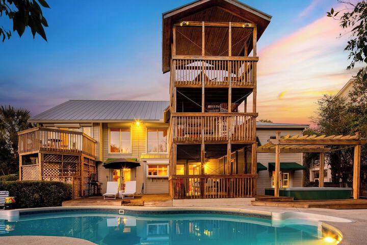 Raven by Avantstay Entertainers Dream w / Pool Hot Tub, Game Room! 9 Brs!
