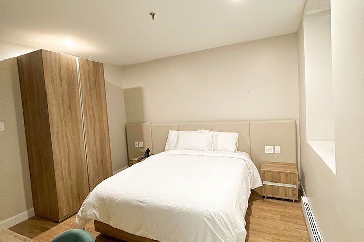 Room 40 of 42