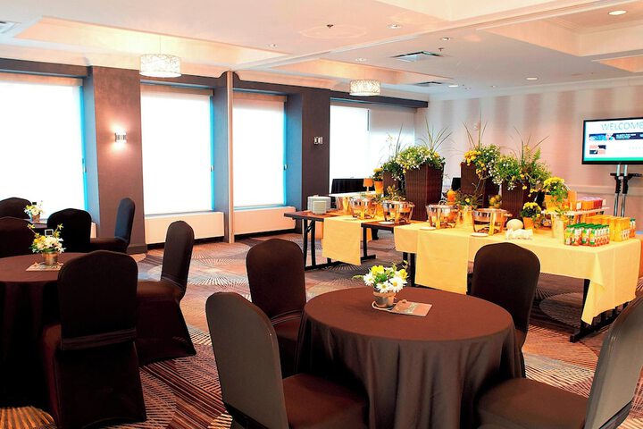 Courtyard by Marriott Downtown Toronto