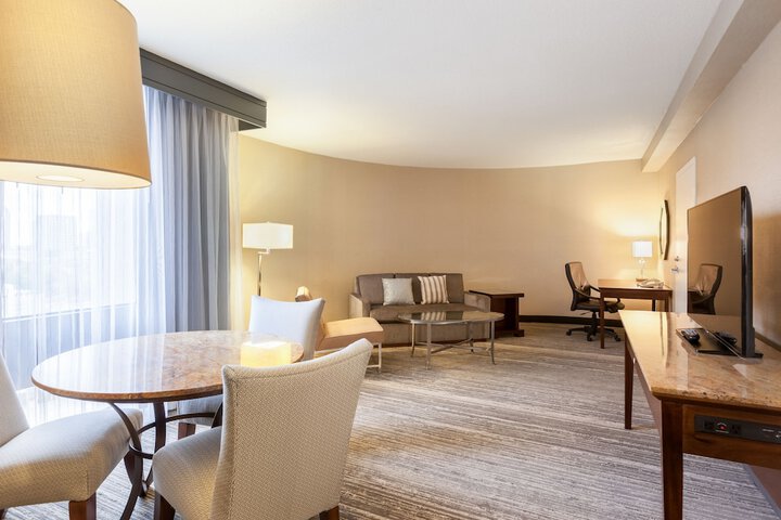 DoubleTree by Hilton Hotel & Suites Houston by the Galleria