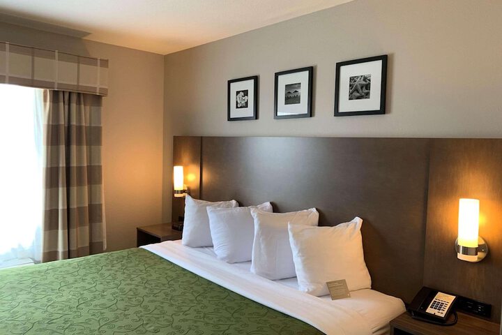 Room 16 of 28