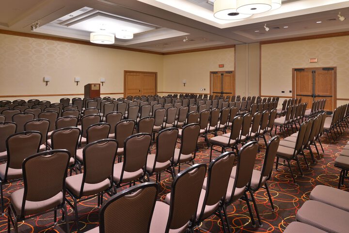 Ballroom/Hall 78 of 104