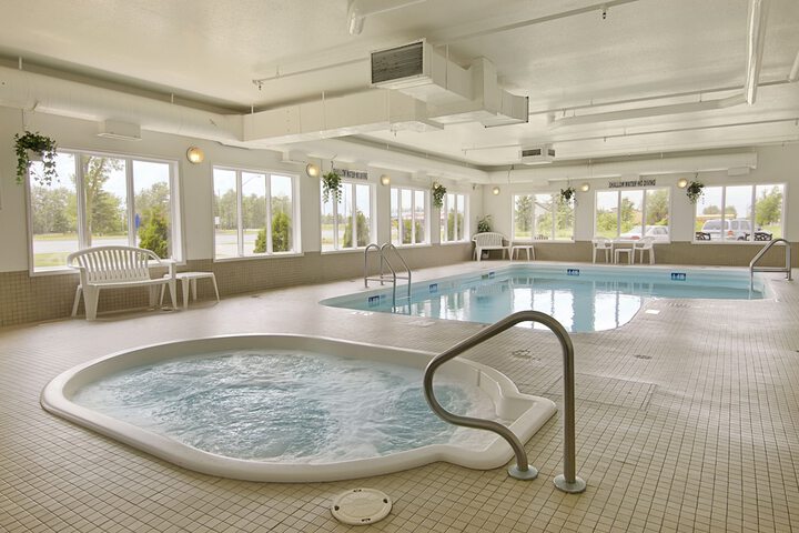 Super 8 by Wyndham Fort Frances