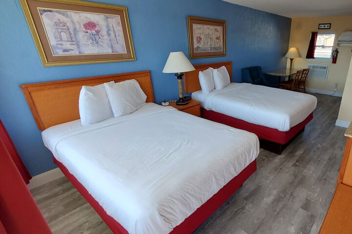 Room 10 of 33