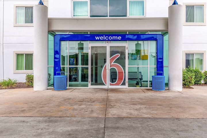 Hotel 6 of 69