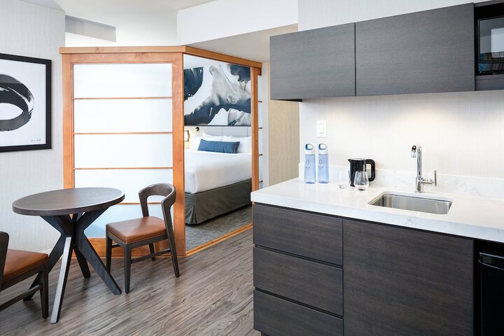 Delta Hotels by Marriott Vancouver Downtown Suites - Downtown Vancouver