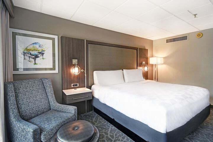 Room 10 of 51