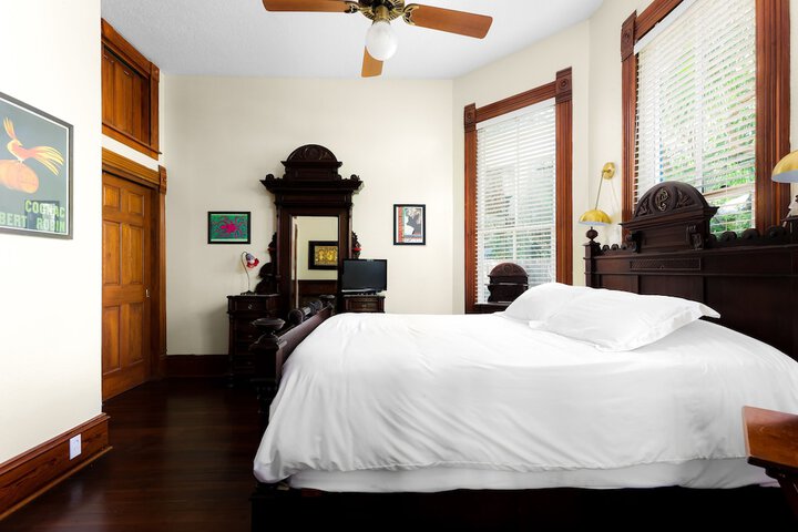 Room 25 of 34
