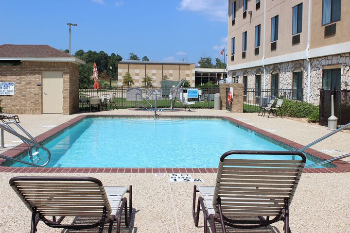 Pool 15 of 67