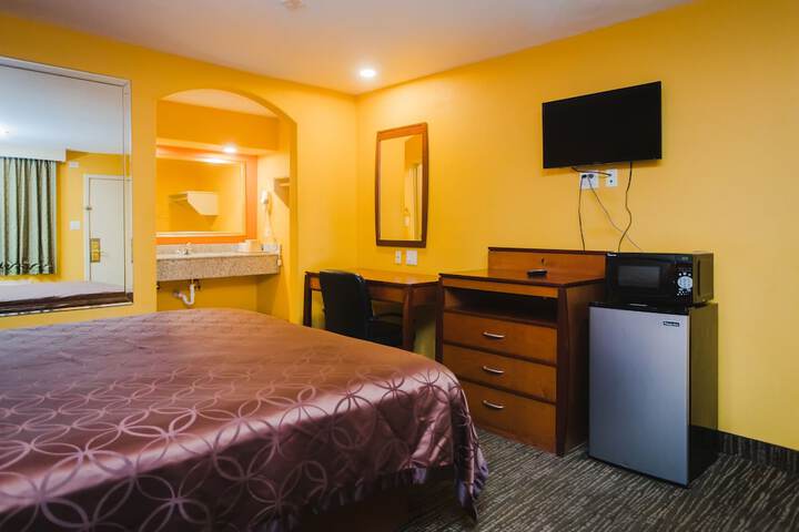 Room 28 of 39