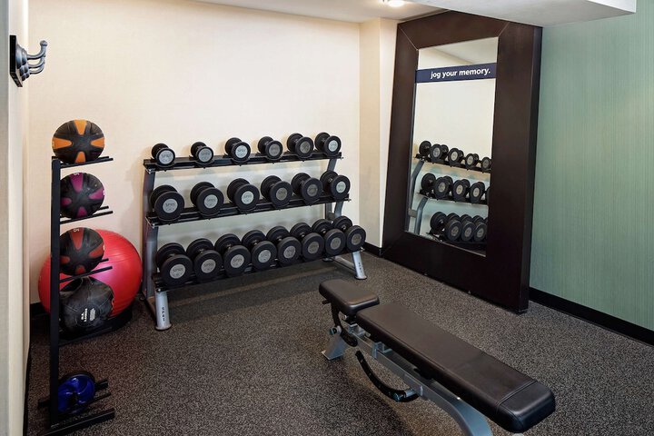 Hampton Inn by Hilton Philadelphia / Willow Grove